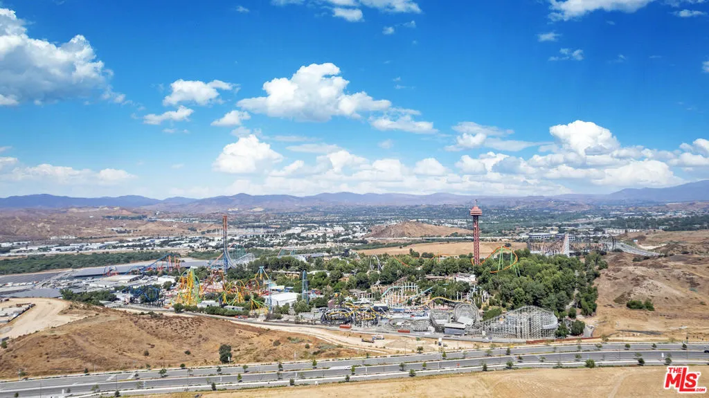 27009 Hummingbird Lane, Valencia, California 91381 home-pic-6